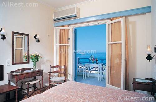Kamari Beach Hotel 7